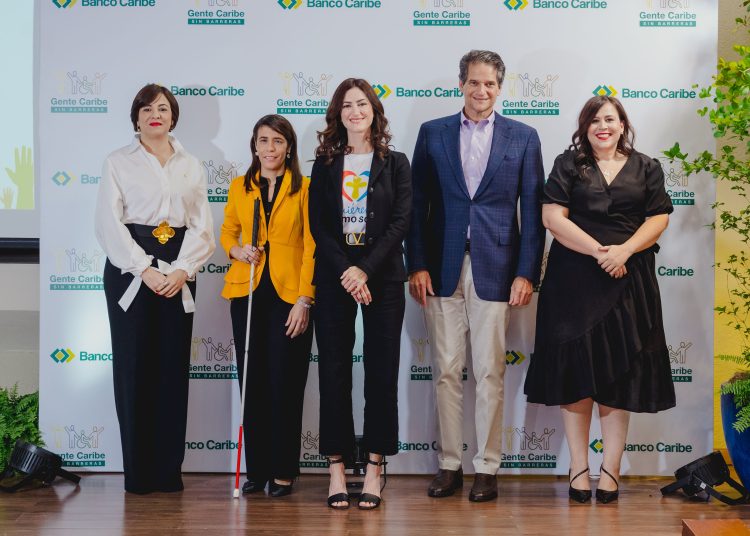 Harally López, Ivelisse Villavicencio, Rosa Mary Rodríguez, Oscar Villanueva y Francesca Luna. | Fuente externa.