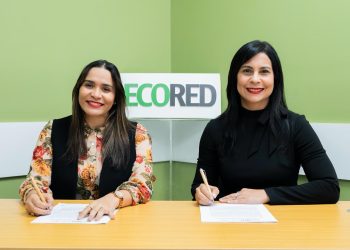 El acuerdo fue firmado por Christy Luciano y Tania de León, presidentas de Ecored y Wca-RD, respectivamente.