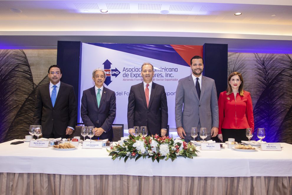 foto 1 marius de león, miguel coronado, luis concepción, rafael paz y odile miniño.