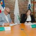 Osvaldo Canario y Francesca Luna rubrican acuerdo entre Banco Caribe y Conadis.