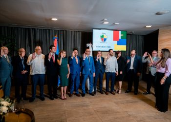 Rosalía Jiménez juramenta al nuevo consejo directivo de Adesinc. | Fuente externa.