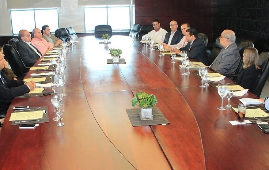 foto 1 un aspecto de la reunión del legislador en acofave