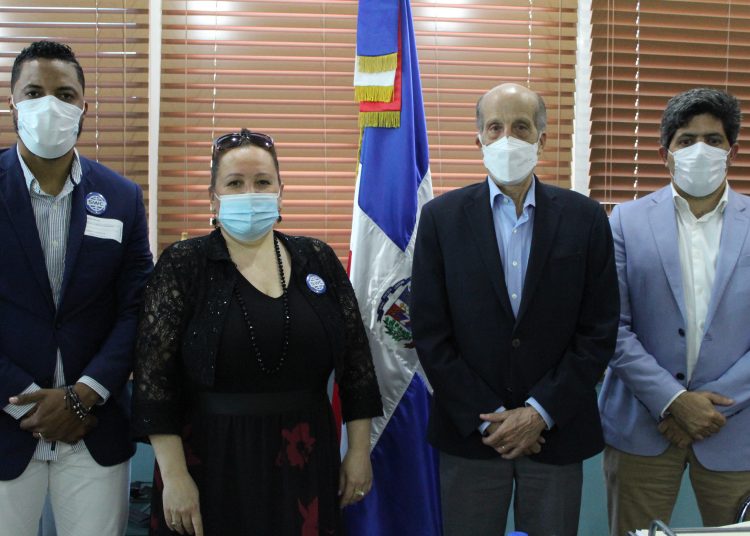 Arison Zorrilla, Coordinador de SWC República Dominicana; Olga Verónica, Coordinadora SWC Latinoamérica; Max Puig, presidente del Consejo de Cambio Climático, y Rodrigo Fincheira.