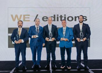 Edwin De los Santos, presidente de AES Dominicana, fue reconocido como uno de los cinco CEP más destacados de la República Dominicana.