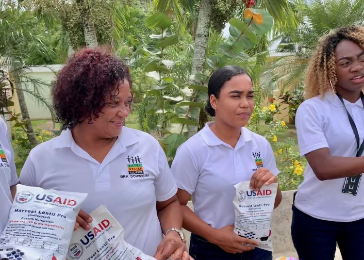 Adelila Hernández, Aurelina Vásquez y Alicia Nobien, promotoras del proyecto social.