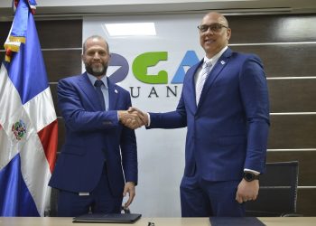 Daniel Peña y Juan Gabriel Gautreaux Martínez.