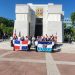 Directivos y miembros del Instituto Duartiano en la ofrenda floral. - Fuente externa.