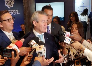 El presidente de Cadoar, James García, habla con representantes de medios informativos. - Fuente externa.