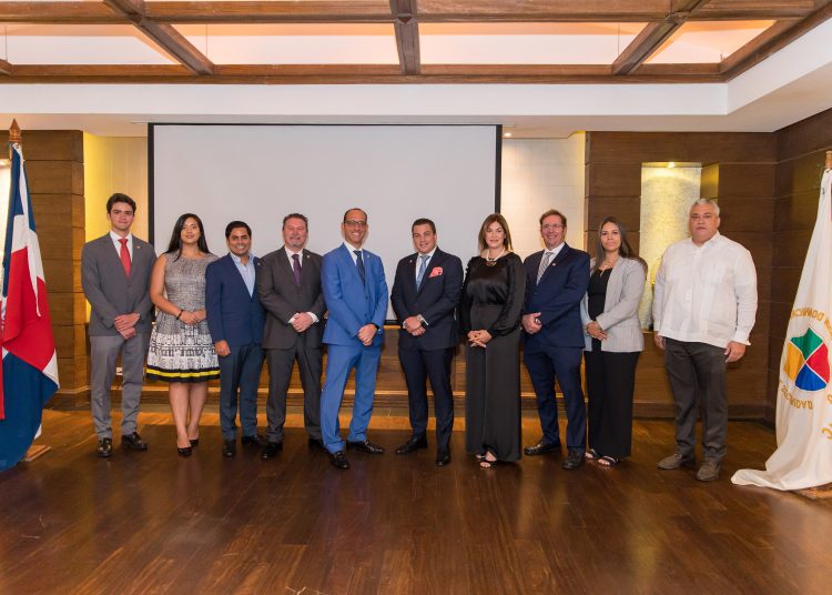 Integrantes del nuevo consejo de directores 2021-2022 de ADESINC.