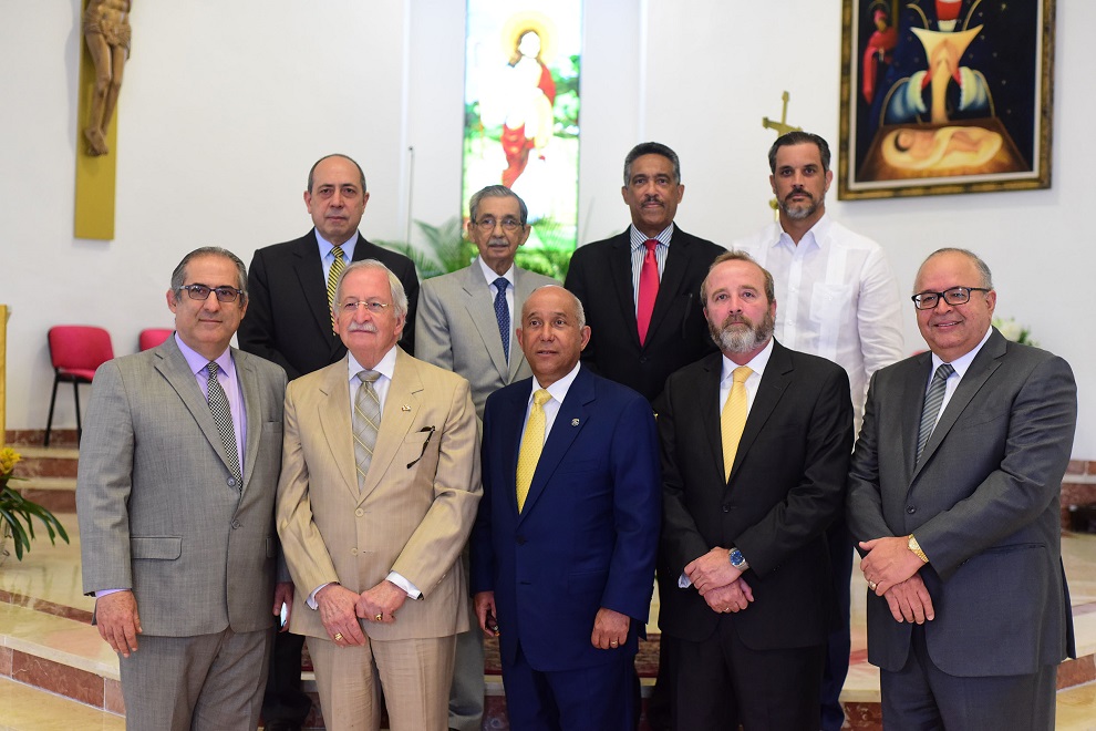 foto 2 miembros de la junta directiva de cadoar