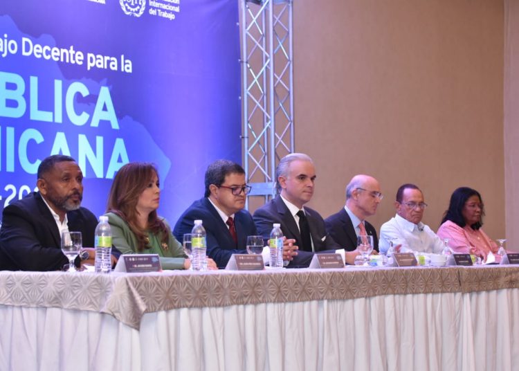 Representantes de los patronos, gobiernos y sindicatos de trabajadores. - Fuente externa.