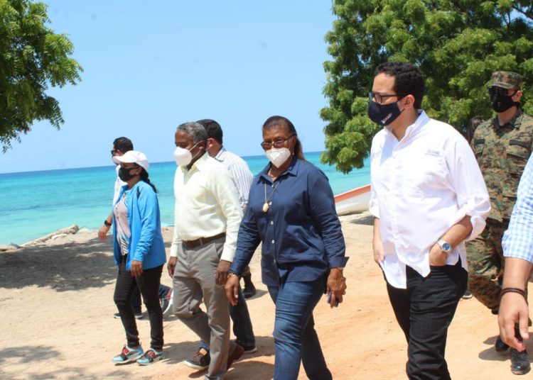 Visita a Pedernales del director general de la DGAPP, Sigmund Freund.