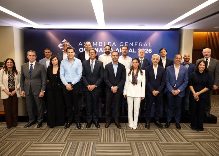 Miembro del consejo de directores de Adoexpo.