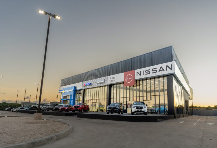 La actividad de inauguración incluyó un recorrido con representantes de la por las distintas áreas.