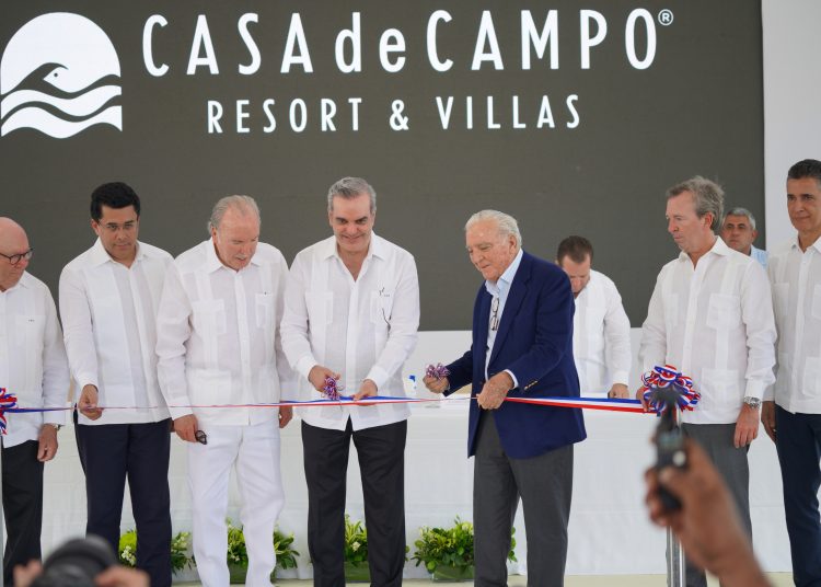 Ramón Menéndez, David Collado, Jose-Pepe Fanjul, Luis Abinader, Alfonso Fanjul, Jose Fanjul Jr. y Andrés Pichardo Rosenberg. | Fuente externa.