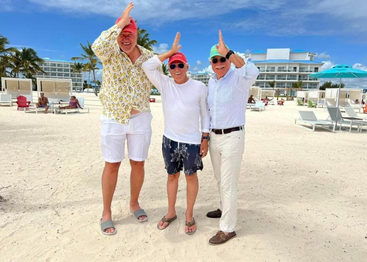 Lubo Krstajic, Jimmy Buffett y Mandy Chomat.