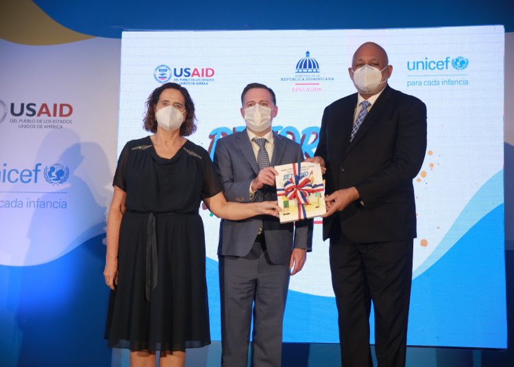 Rosa Elcarte, David Billings y Roberto Furcal.