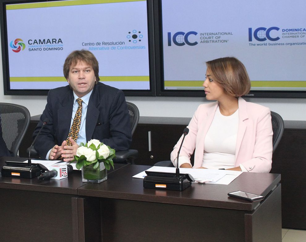 foto ricardo koenig y betty soto, presidente y secretaria ejecutiva del crc
