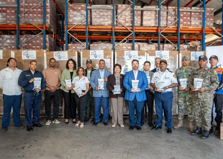 El acto de entrega de las porciones de alimento fortificado, que se llevó a cabo en el Centro de Distribución de Grupo Rica.
