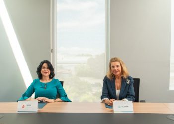 Amelia Reyes Mora y Mariela Vicini.