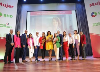 En la actividad el Banco BHD lanzó el programa Mujer Negocio Evoluciona BHD. | Fuente externa.