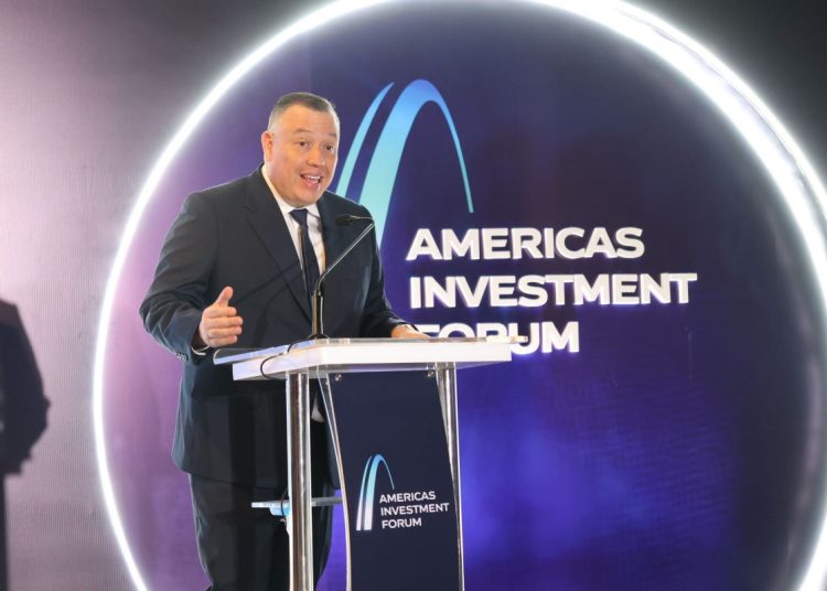 Durante su intervención en el Americas Investment Forum, Ernesto Gamboa señala que decisiones de inversión están siendo redefinidas por factores.