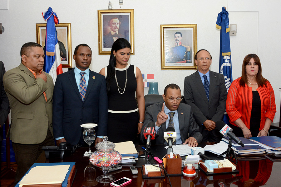 francisco mosquea, presidente del codia presentando (1)