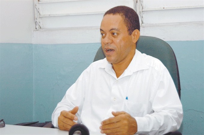 Francisco Ramírez representó a los dirigentes sindicales que exigen participación en el CNSS.