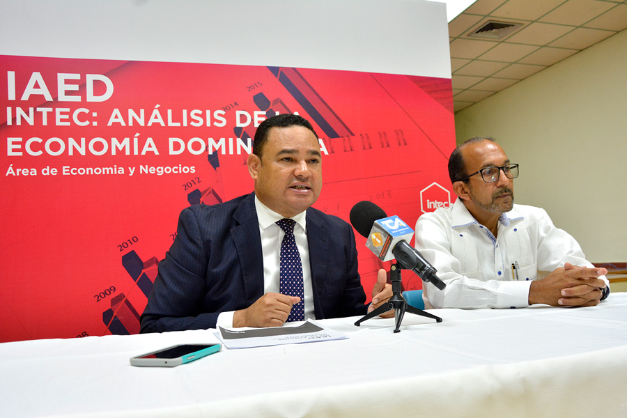 franklin vásquez, economista, rafael espinal, economista del intec