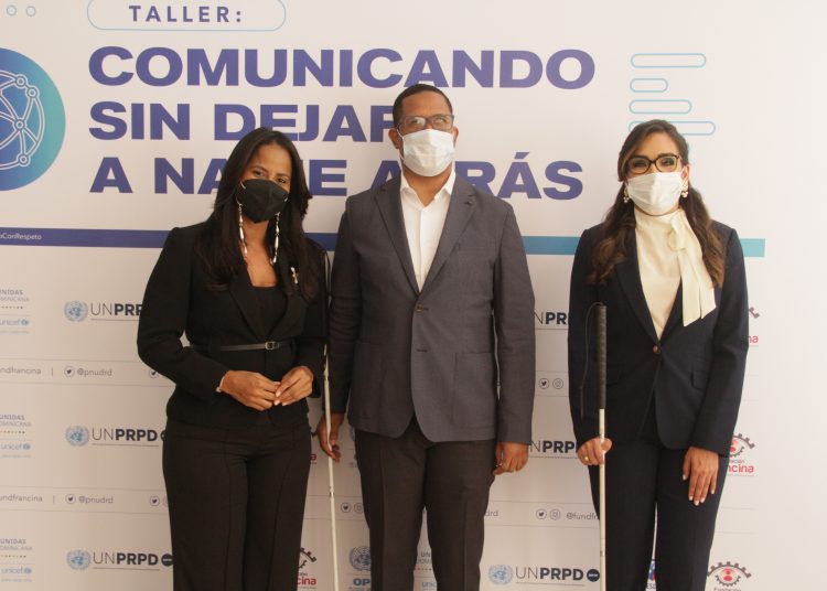 Addis Burgos, José Beltrán y Francina Hungría.