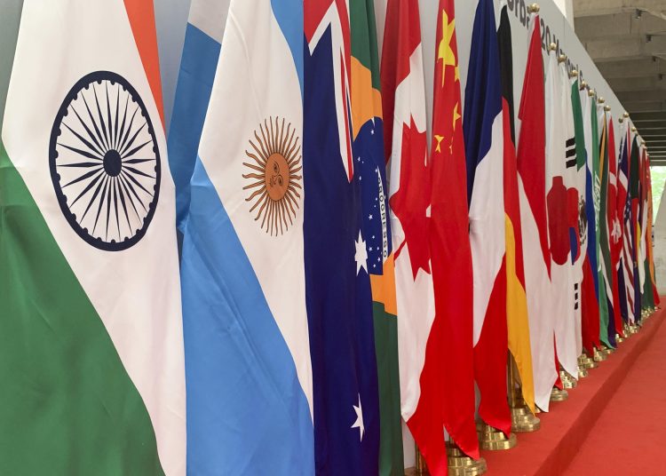 Cerca de 60 naciones tienen un endeudamiento que supera el 60% de sus respectivos PIB. EFE/ Hugo Barcia