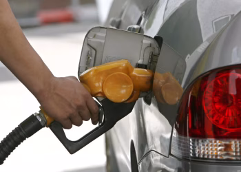 Aunque los precios más altos de la gasolina se registran en la costa oeste del país, el mayor incremento semanal se ha observado en estados como Texas, Oklahoma, Luisiana, Ohio y Florida.