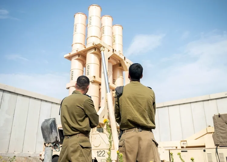 Grecia refuerza su defensa aérea con la compra de sistemas antimisiles y antidrones israelíes, como parte de un amplio plan de modernización militar.