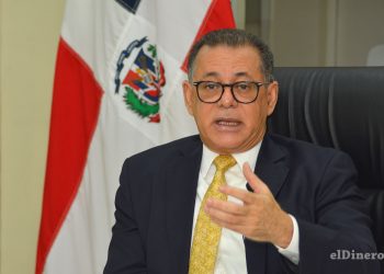 Gabriel Castro lleva ocho años dirigiendo la Superintendencia del Mercado de Valores (SIMV).