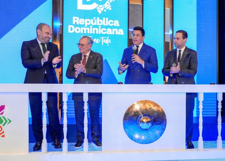 Gabriel Escarrer, Frank Rainieri, David Collado y Frank Elías Rainieri durante el anuncio en Fitur 2026.
