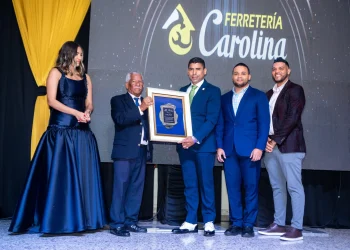 Delgado agradeció el gesto de la Sala Capitular y expresó su satisfacción por ser considerado un visitante distinguido en el municipio de Cotuí.