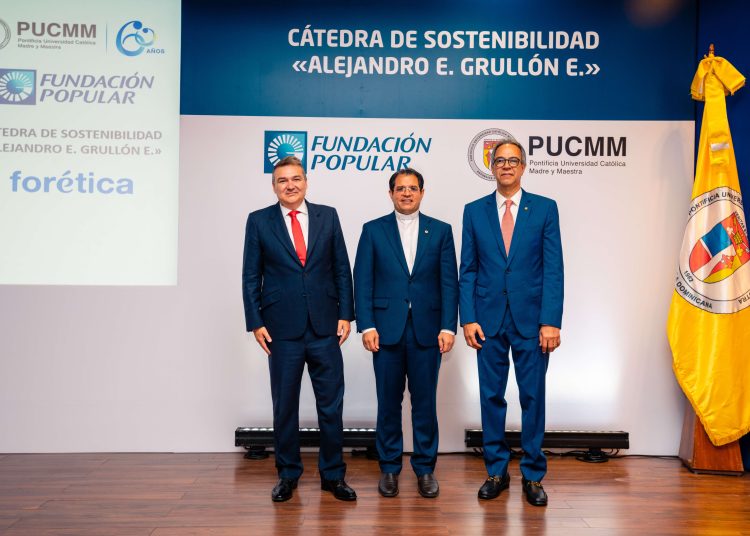 Germán Granda, reverendo padre Secilio Espinal y José Mármol. Fuente externa.