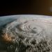 Ese panorama invita a las personas a no solo salvaguardar su vida y asegurar sus bienes muebles e inmuebles, sino también proteger su economía familiar. - Fotografía: NASA