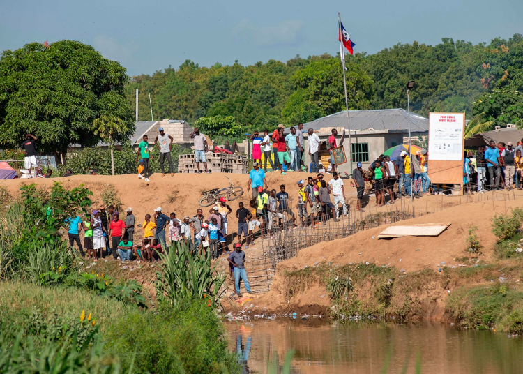 Canal que se construye en Haití para desviar aguas del río Masacre. - Fuente externa.