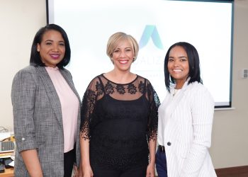 Glenny Alberto, Dra. Pilar Constanzo y Aniberkys Mateo