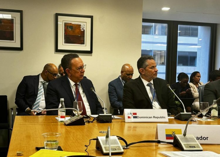 El gobernador también participó en la Reunión de la Constituyente a la que pertenece la República Dominicana, presidida por Fernando Haddad, ministro de Finanzas de Brasil y organizada por el director ejecutivo André Roncaglia.