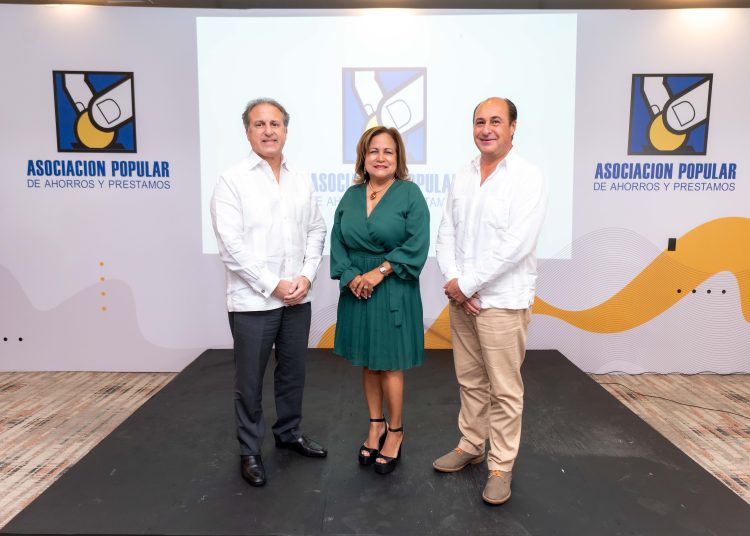 Gustavo Ariza, Nurys Marte y Horacio Carrión.