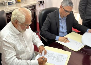 InterEnergy Group (IEG) y Guyana Power & Light, Inc. (GPL) durante la firma del memorando de entendimiento. - Fuente externa.