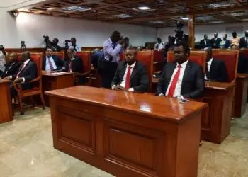 La presentación del anteproyecto de la nueva Constitución constituye "un paso decisivo en la transición".