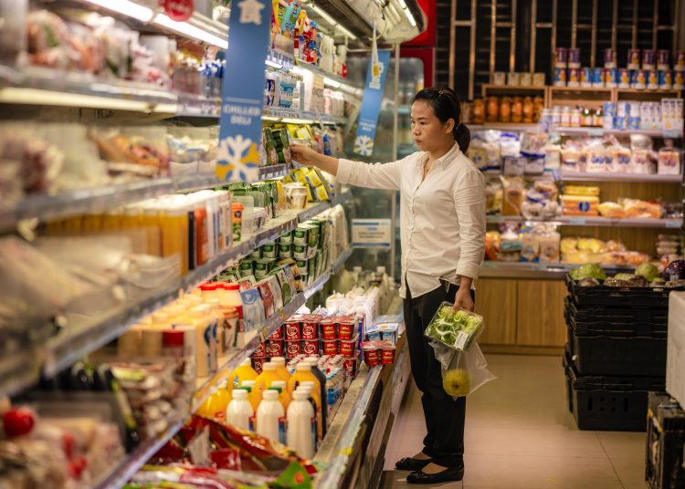 En la comparación intermensual, los precios al consumidor cayeron un 0.2% con respecto a abril. - Fuente externa.