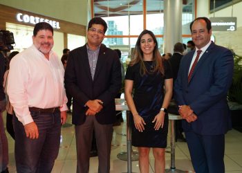 Harold Abbott, Rafael Izquierdo,  Claudia Finke y Oliver Hernández.