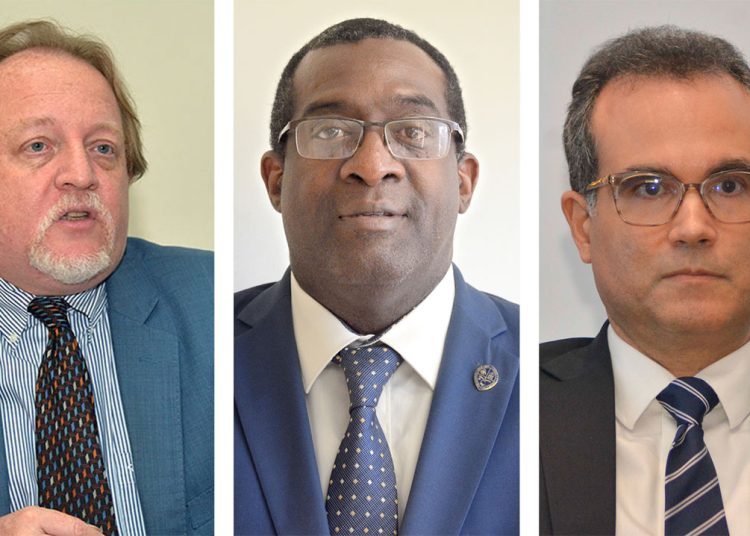 Los economistas Henry Hebrard, Antonio Ciriaco y Miguel Collado Di Franco.