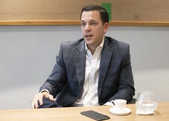 Hugo Beras advierté carros de concho piratas representan un peligro para la población.