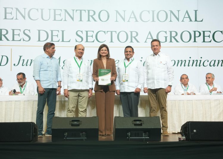 Señaló que la inversión en logística y tecnología permitirá conectar “de manera eficiente” el campo con los mercados globales.