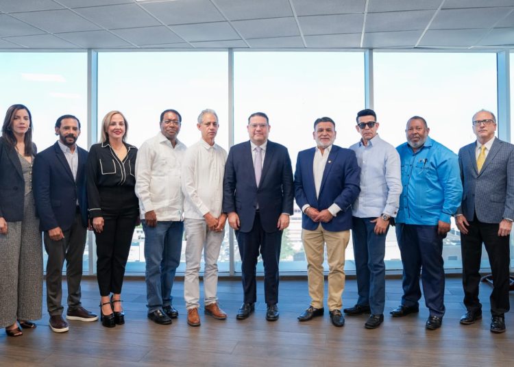 En la reunión participaron representantes de Adpyme, FDC, Codopyme, sector Detallista y Unión de Farmacias.